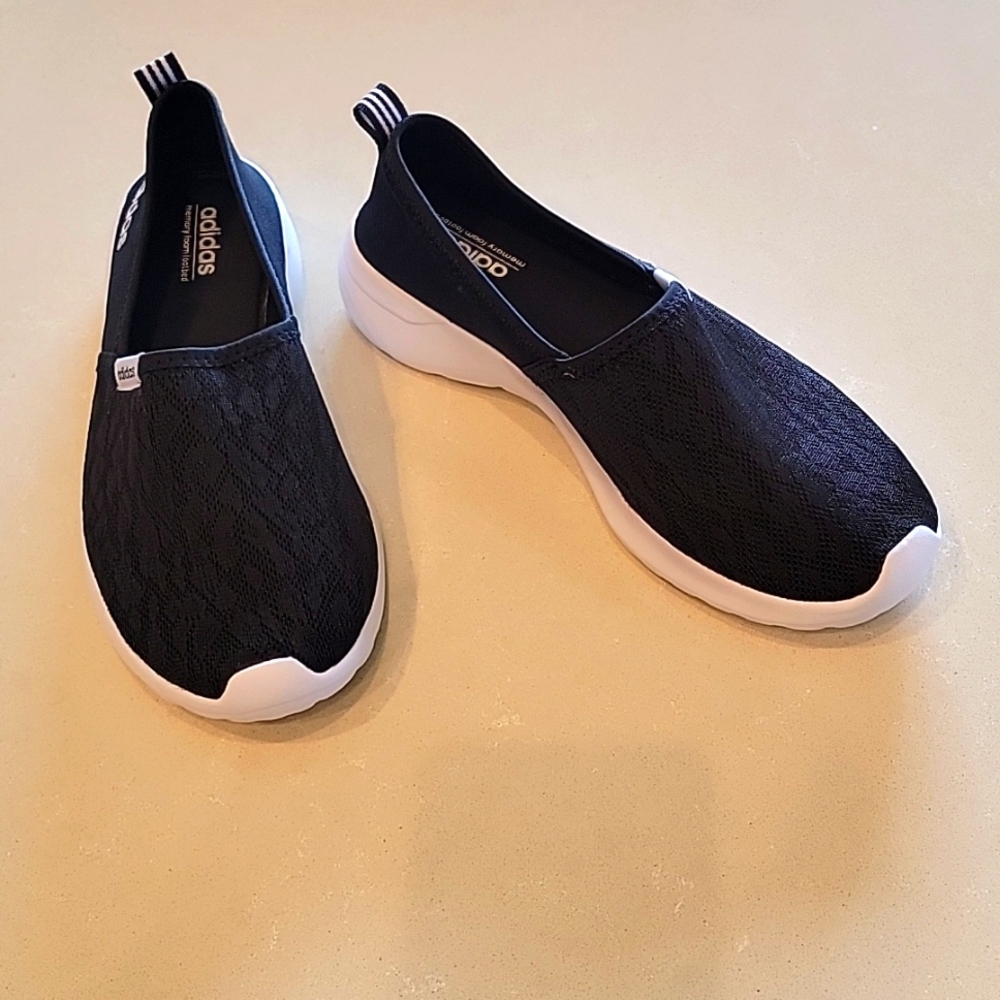 Ladies size 8 slip-on black Adidas